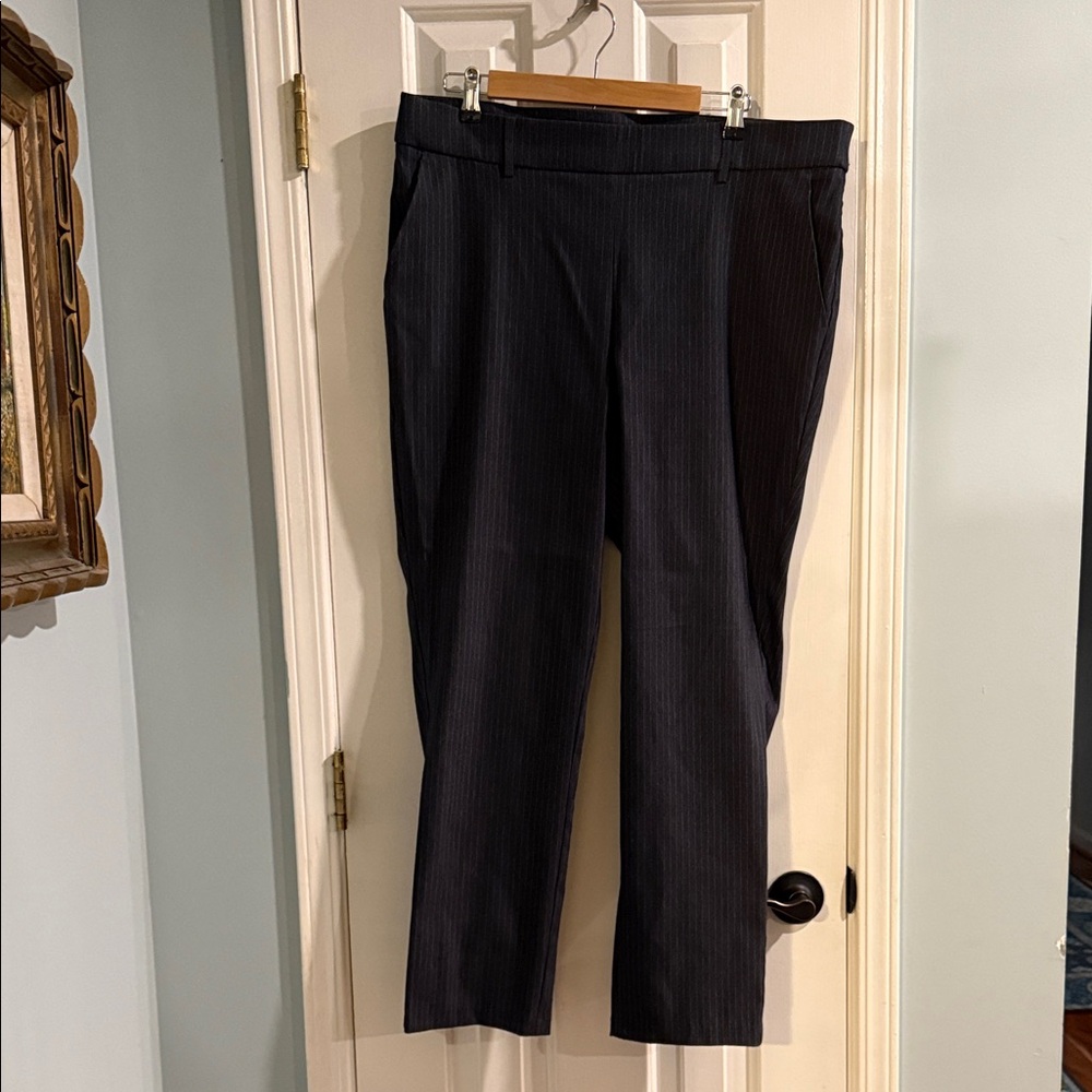 NWOT‎ Rafaella Women's Navy Pinstripe Trousers